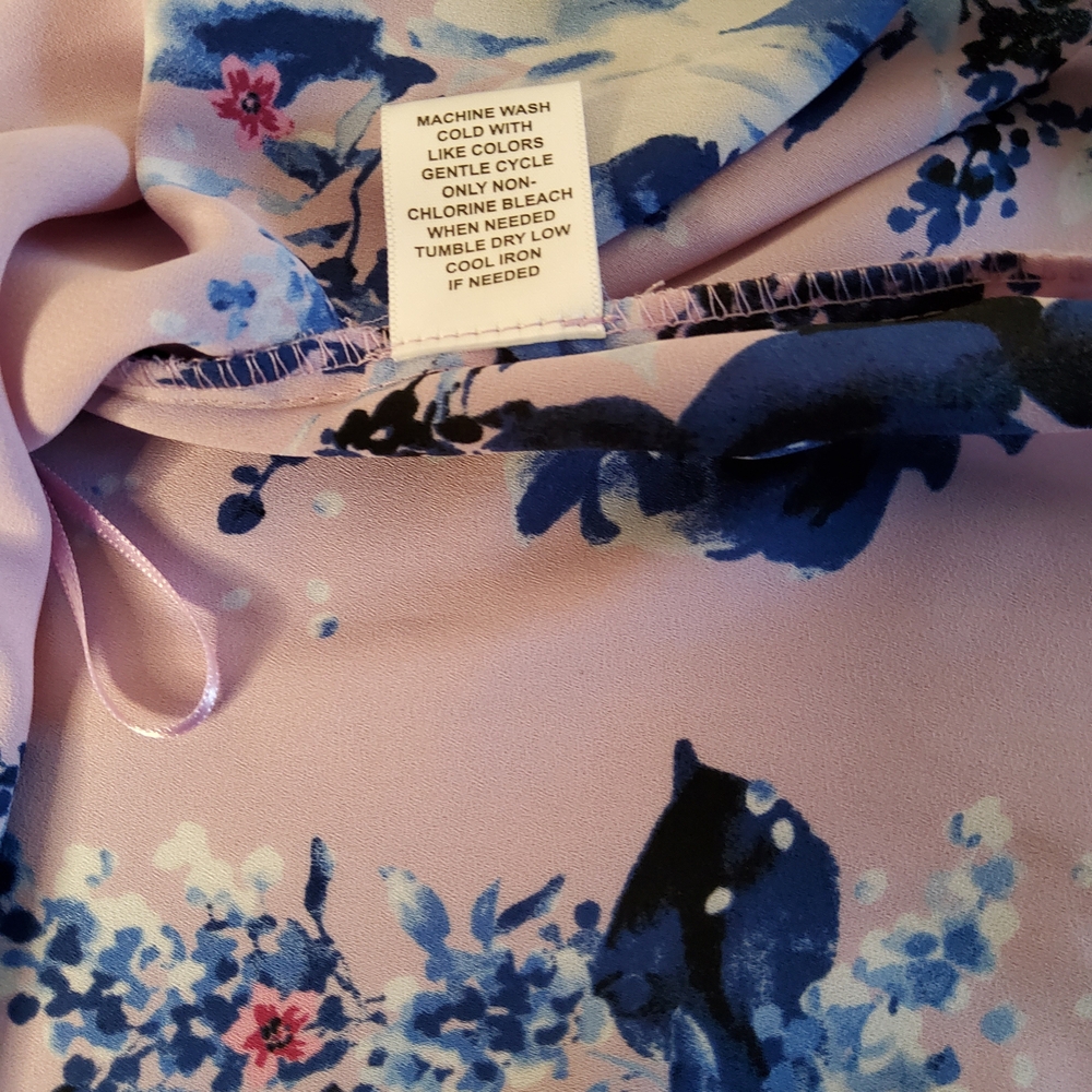 Elle Blush Pink Sleeveless Blouse with Blue Floral Print - Picture 7 of 7